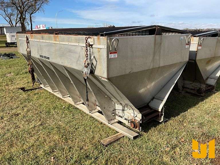 MONROE MSV-156-80-62-MN SALT AND SAND SPREADER SN: 10-11-7442