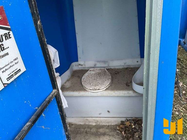 QTY (5) PORTABLE REST ROOMS