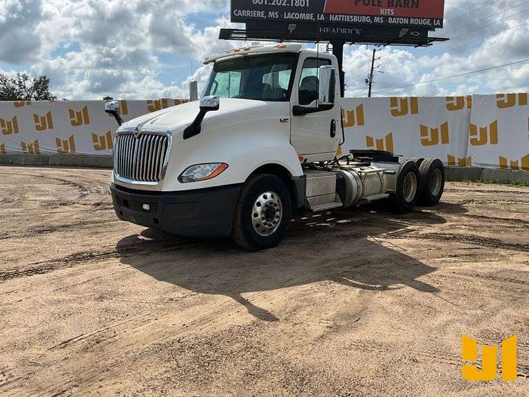 2018 INTERNATIONAL LT625 TANDEM AXLE DAY CAB TRUCK TRACTOR VIN: 3HCDZAPR9JL172195