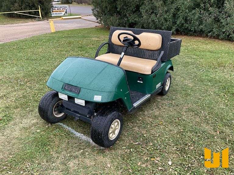 EZ GO TXT GOLF CART SN: 2700797