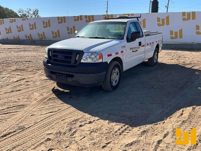 2007 FORD F-150 XL EXTENDED CAB 4X2 PICKUP VIN: 1FTRF12W77KC61251
