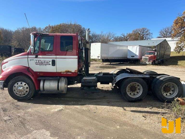 2005 INTERNATIONAL 8600 SINGLE AXLE SLEEPER TRUCK TRACTOR VIN: 1HSHXAHRX5J000376