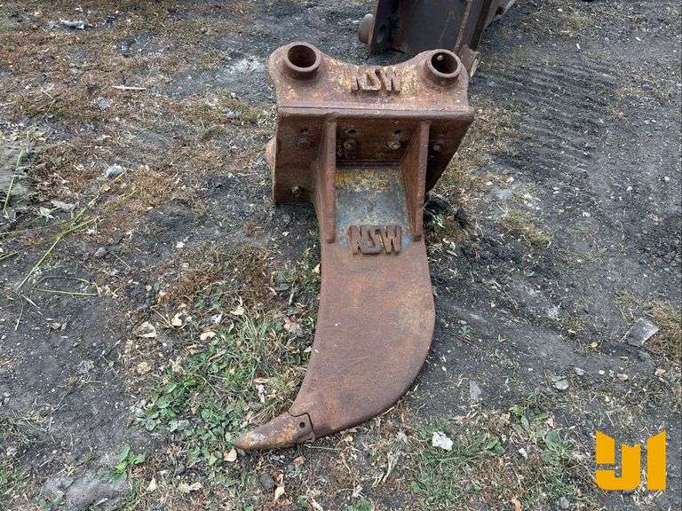 NSW RIPPER TOOTH TO FIT DEERE 240D