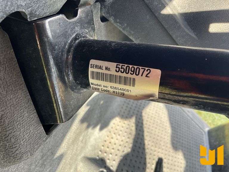 2019 EZ GO RXV GOLF CART SN: 5509072