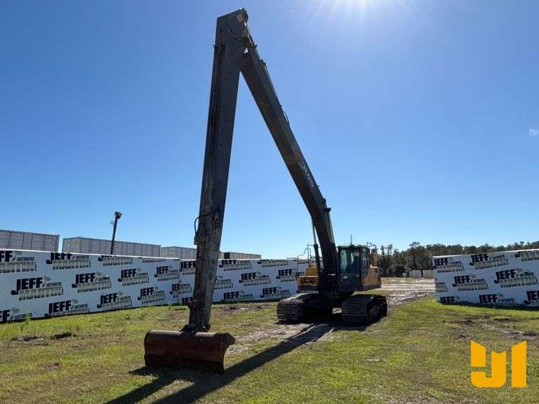 2008 VOLVO EC290CLRB HYDRAULIC EXCAVATOR SN: VCE0290CP00110875