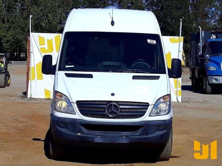 2011 MERCEDES BENZ 2500 2WD CARGO VAN VIN: WD3PE8CB6B5558527