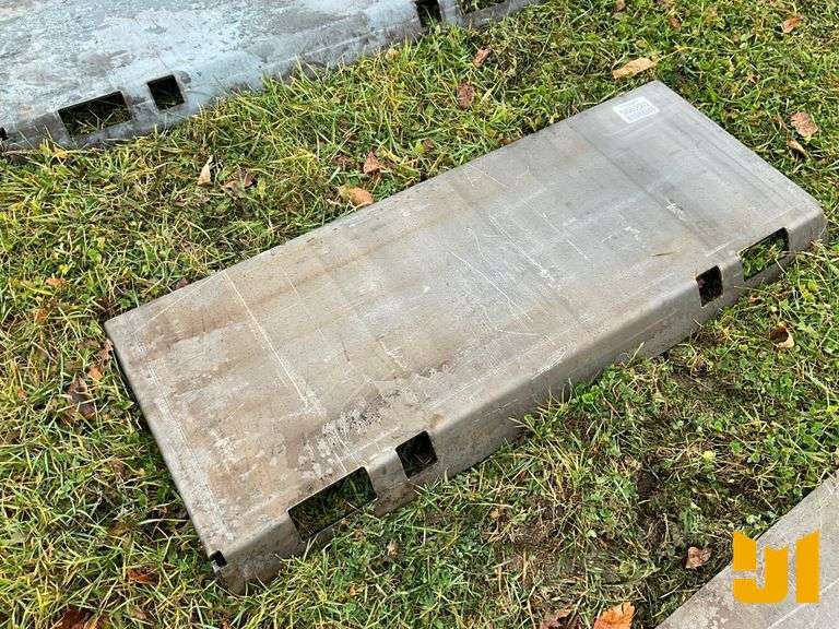 UNUSED DO ALL MOUNTING PLATE