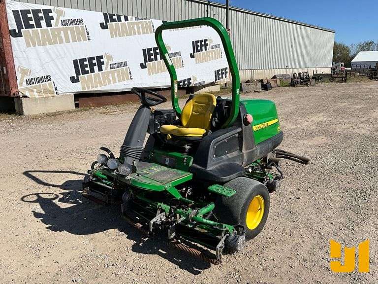 2013 JOHN DEERE 8000 E-CUT HYBRID 3WD REEL FAIRWAY MOWER SN: 1TC80EHXHDF050041