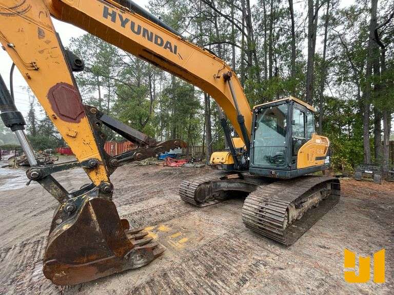 HYUNDAI HX220L HYDRAULIC EXCAVATOR SN: HHKHK601EG0000167