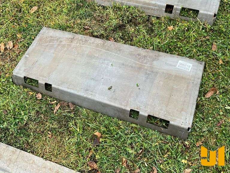 UNUSED DO ALL MOUNTING PLATE