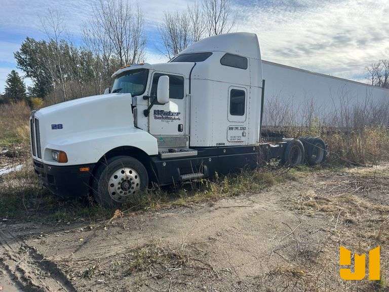 2006 KENWORTH T6 SERIES TANDEM AXLE SLEEPER TRUCK TRACTOR VIN: 1XKAD49X46R121364
