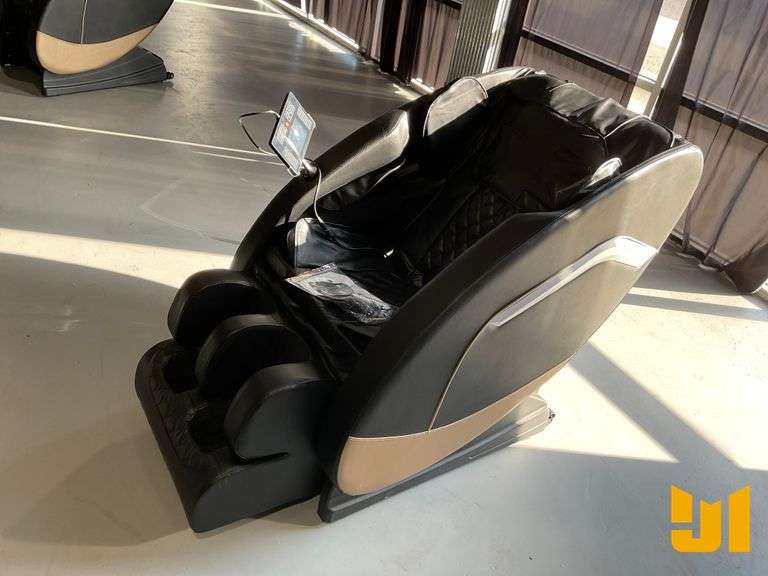 UNUSED LANDHERO EQUIPMENT LHR-MC766 MASSAGER CHAIR