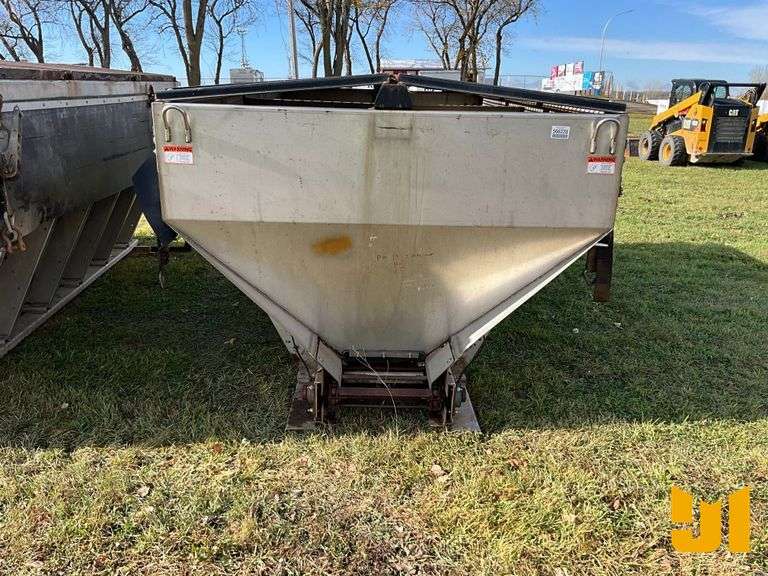 MONROE MSV-156-80-62-MN SALT AND SAND SPREADER SN: 10-11-7441