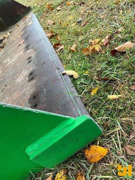 JOHN DEERE 240 SL LOADER SN: 001400W