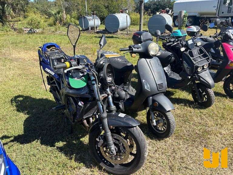 QTY (1)SCOOTER ,(1)MOTORCYCLE