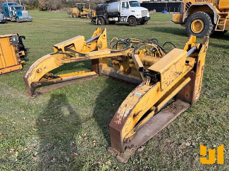 MEDFORD 8K2119 FORKS WITH. GRAPPLE SN: F14-11 TO FIT 470 KAMATSU