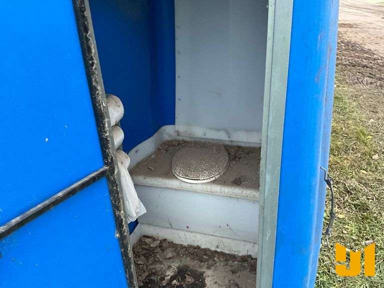 QTY (5) PORTABLE REST ROOMS