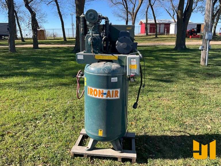 2005 IRON AIR DF410822-05V5 STATIONARY AIR COMPRESSOR SN: 566284777