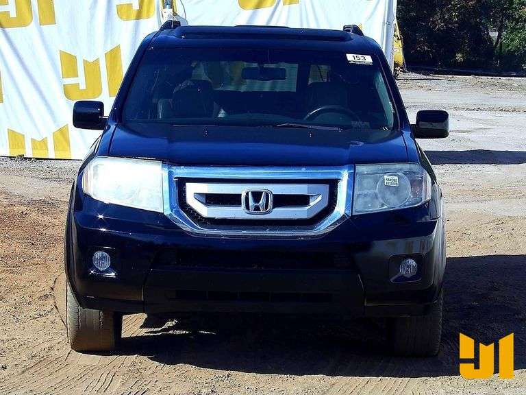 2011 HONDA PILOT VIN: 5FNYF4H52BB073772