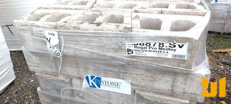 (36) DECORATIVE CONCRETE RETAINING WALL BLOCKS