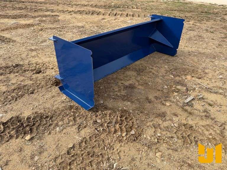 UNUSED KC 8’ ECONOMY SNOW PUSHER