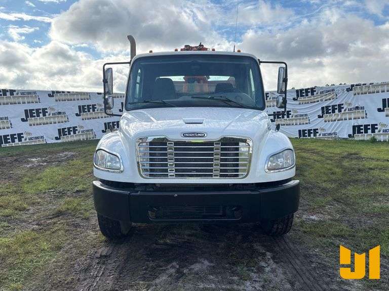 2015 FREIGHTLINER M2 SINGLE AXLE GRAPPLE TRUCK VIN: 3ALACVDUXFDGS7852