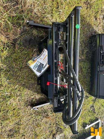 UNUSED 2025 GIYI GY-CYHC FORKS W/HYD POSITIONER SN: X-CYHC250974