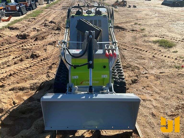 UNUSED 2025 LANDHONOR LDH-T460 STAND ON MULTI TERRAIN LOADER SN: 25010705033YM