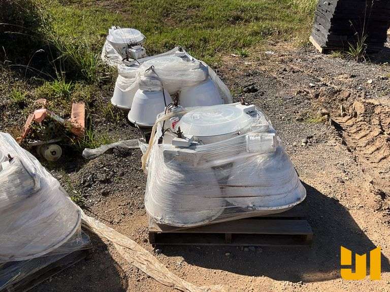 LITHONIA LIGHTING SHOP LIGHTS