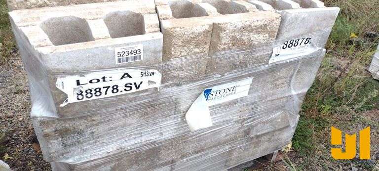 (36) DECORATIVE CONCRETE RETAINING WALL BLOCKS