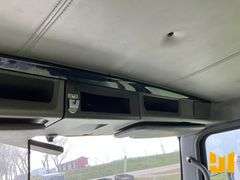 2009 KENWORTH T8 SERIES TANDEM AXLE DAY CAB TRUCK TRACTOR VIN: 1XKDD49X09J255885