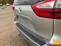 2019 TOYOTA SIENNA VIN: 5TDJZ3DC6KS220999 AWD