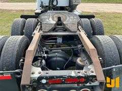 2009 KENWORTH T8 SERIES TANDEM AXLE DAY CAB TRUCK TRACTOR VIN: 1XKDD49XX9J255876