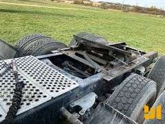 2009 KENWORTH T8 SERIES TANDEM AXLE DAY CAB TRUCK TRACTOR VIN: 1XKDD49X09J255885