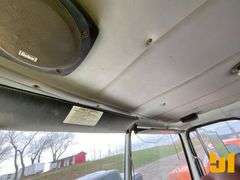 1998 VOLVO WG64 TANDEM AXLE DUMP TRUCK VIN: 4VHJCCFD7WN860211