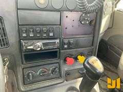 2017 INTERNATIONAL LF687 TANDEM AXLE DAY CAB TRUCK TRACTOR VIN: 3HSDJAPR0HN511128