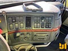 2007 VOLVO TRUCK VNL TANDEM AXLE DAY CAB TRUCK TRACTOR VIN: 4V4NC9GH47N481594