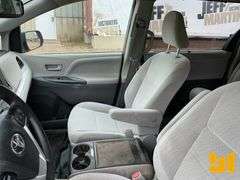 2019 TOYOTA SIENNA VIN: 5TDJZ3DC6KS220999 AWD