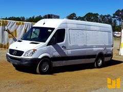 2011 MERCEDES BENZ 2500 2WD CARGO VAN VIN: WD3PE8CB6B5558527