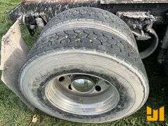 2009 KENWORTH T8 SERIES TANDEM AXLE DAY CAB TRUCK TRACTOR VIN: 1XKDD49X09J255885