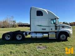 2014 MACK CXU (PINNACLE) TANDEM AXLE TRUCK TRACTOR VIN: 1M1AW07YXEM040682