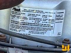 2014 MACK CXU (PINNACLE) TANDEM AXLE TRUCK TRACTOR VIN: 1M1AW07Y7EM040686