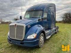 2015 KENWORTH T680 TANDEM AXLE TRUCK TRACTOR VIN: 1XKYD49X7FJ440691