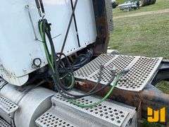 2000 KENWORTH T800B TANDEM AXLE DAY CAB TRUCK TRACTOR VIN: ***853146