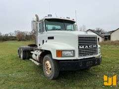 1995 MACK CH613 TANDEM AXLE DAY CAB TRUCK TRACTOR VIN: 1M1AA14Y0SW045852
