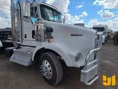 2018 KENWORTH T8 SERIES TRI AXLE DAY CAB TRUCK TRACTOR VIN: 1XKDP4EX0JR188496