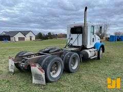 2000 KENWORTH T800B TANDEM AXLE DAY CAB TRUCK TRACTOR VIN: ***853146