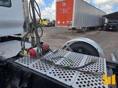 2018 KENWORTH T8 SERIES TRI AXLE DAY CAB TRUCK TRACTOR VIN: 1XKDP4EX0JR188496