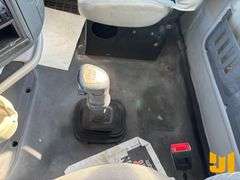 2009 VOLVO TRUCK VNL TANDEM AXLE DAY CAB TRUCK TRACTOR VIN: 4V5NC9EG69N271264