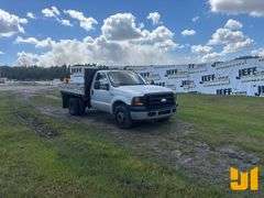 2007 FORD F-350 SINGLE AXLE REGULAR CAB FLATBED TRUCK VIN: 1FDWF365X7EA83586